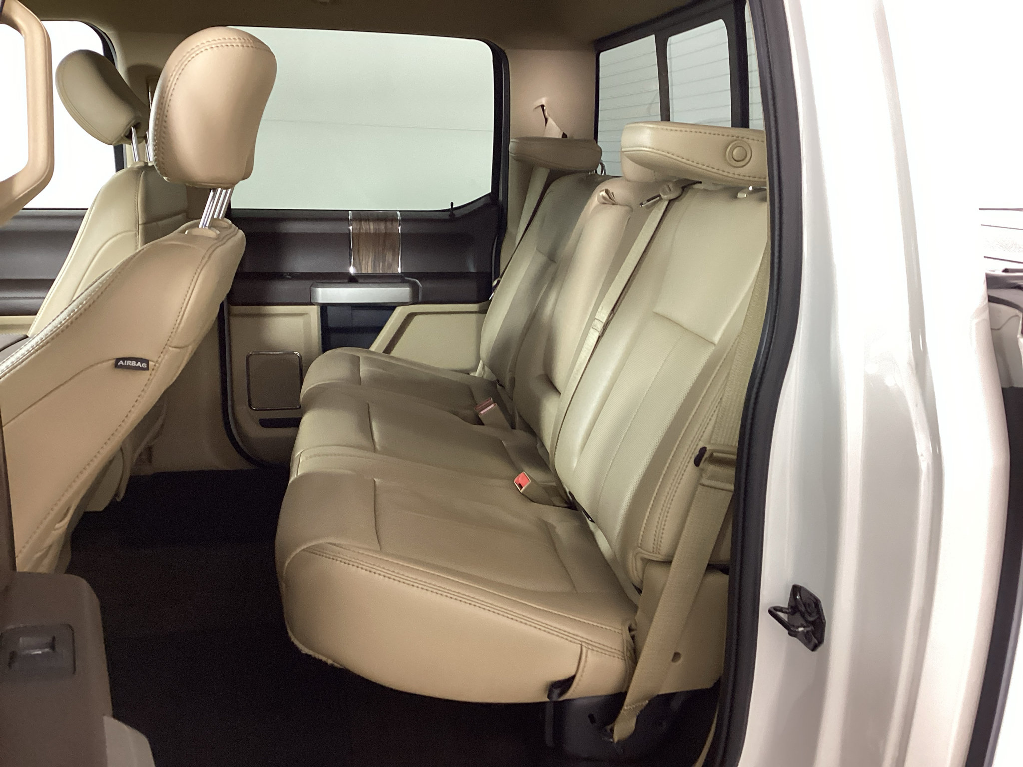 Used 2019 Ford F150 Lariat w/ Equipment Group 502A Luxury AWD/4WD image 13