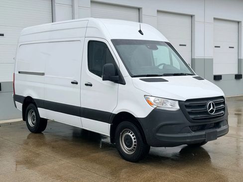 Used 2024 Mercedes-Benz Sprinter 3500 image 7