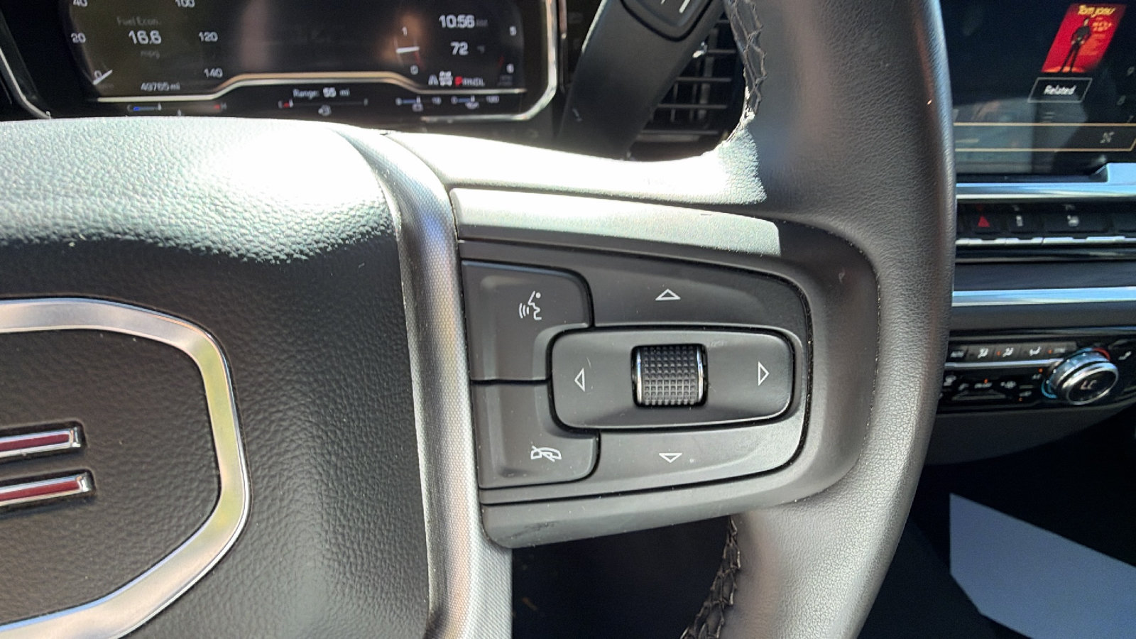 Used 2025 GMC Sierra 1500 SLT AWD/4WD image 28