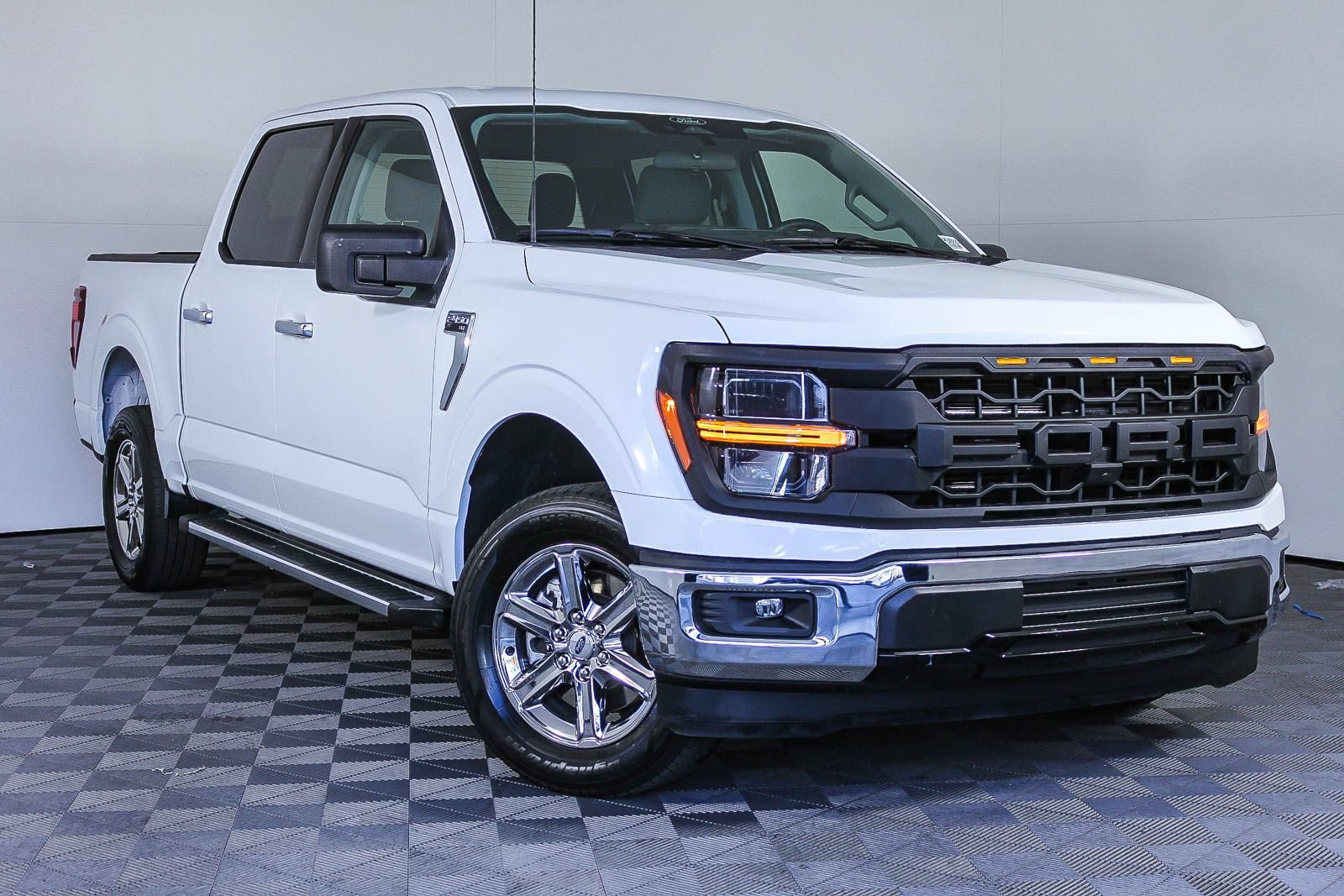 Used 2025 Ford F150 XLT w/ Equipment Group 301A Standard RWD image 1
