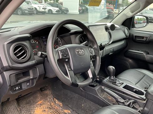 Used 2019 Toyota Tacoma SR w/ SR Convenience Package AWD/4WD image 16