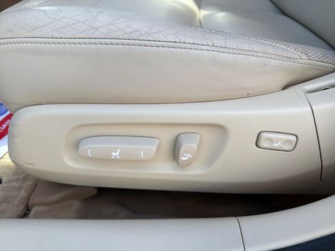 Used 2011 Lexus ES 350 w/ Preferred Accessory Package FWD image 12