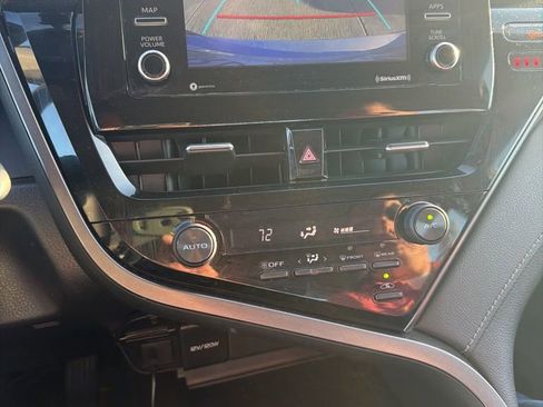 Used 2021 Toyota Camry SE image 6