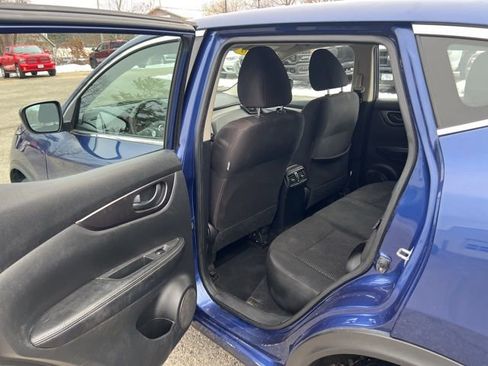 Used 2020 Nissan Rogue Sport S image 19