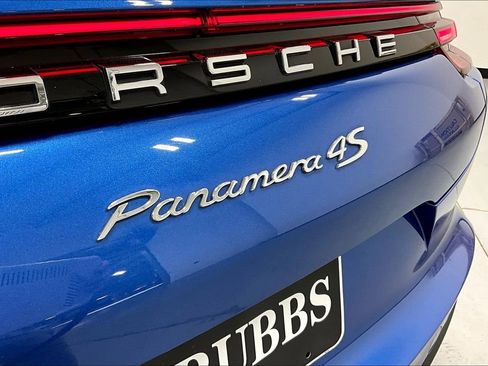 Used 2018 Porsche Panamera 4S image 40