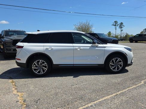 Used 2023 Lincoln Corsair FWD image 4