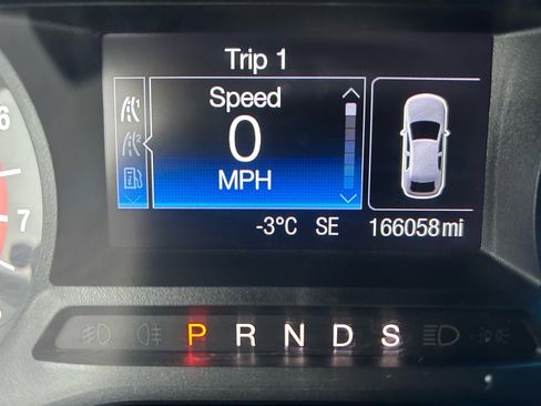 Used 2017 Ford Edge SE image 21