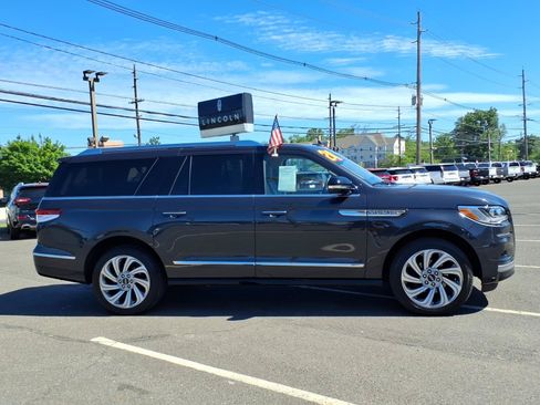 Used 2024 Lincoln Navigator L Reserve AWD/4WD image 8
