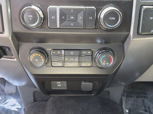 Used 2019 Ford F250 XLT w/ XLT Value Package AWD/4WD image 16