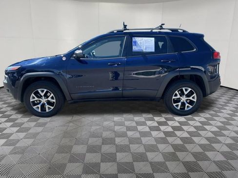 Used 2016 Jeep Cherokee Trailhawk w/ Leather Interior Group AWD/4WD image 4