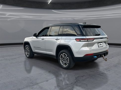 Used 2023 Jeep Grand Cherokee Trailhawk image 4