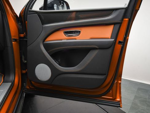 Certified 2022 Bentley Bentayga image 45