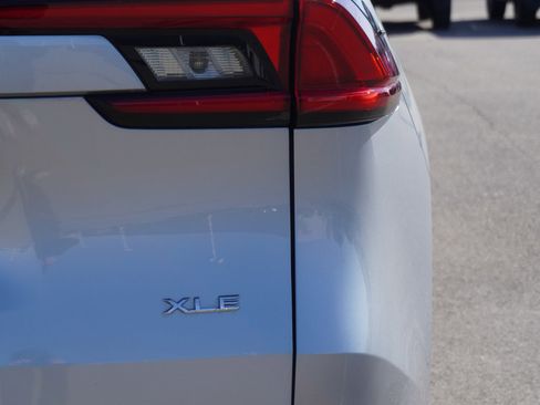 Used 2025 Toyota Grand Highlander AWD image 11