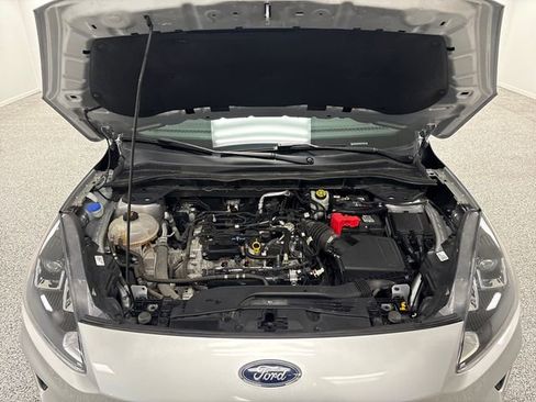 Used 2020 Ford Escape SE image 15