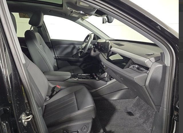 Used 2025 Audi Q6 e-tron Premium w/ Convenience Package AWD/4WD image 2