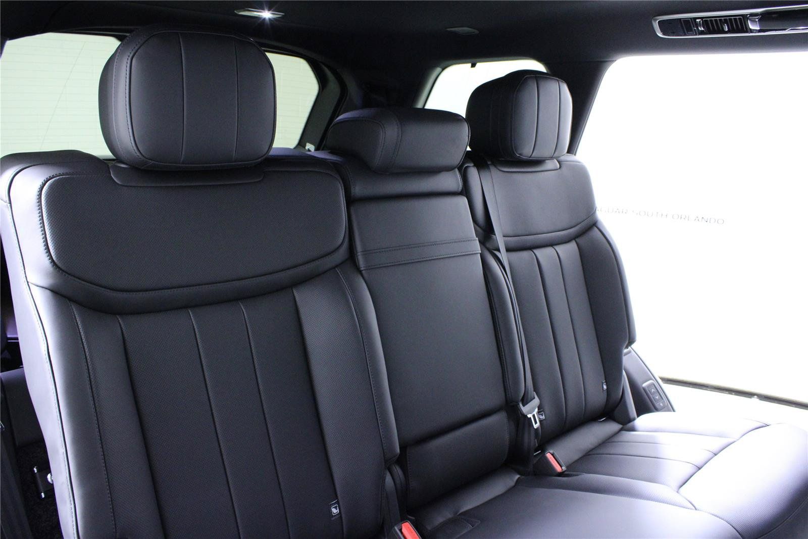 New 2026 Land Rover Range Rover Long Wheelbase SE AWD/4WD image 12