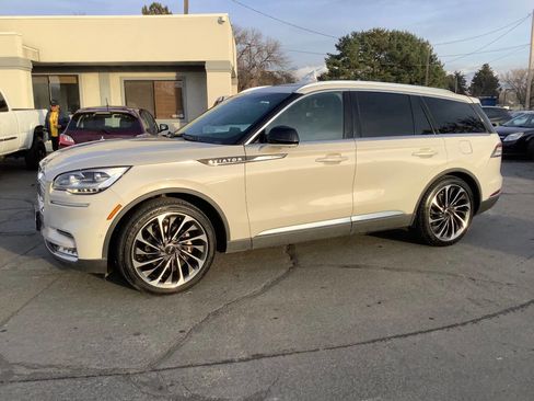 Used 2023 Lincoln Aviator Reserve w/ Equipment Group 201A image 16