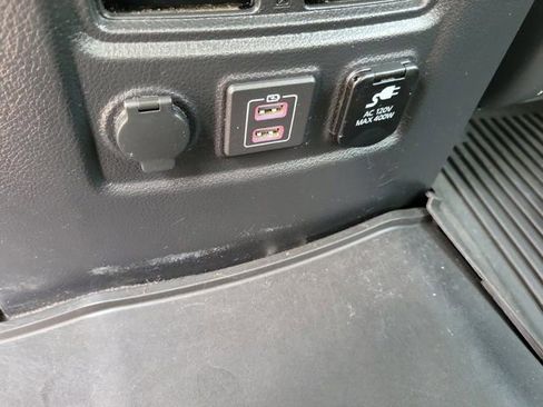 Used 2022 Nissan Titan SV w/ SV Convenience Package AWD/4WD image 22