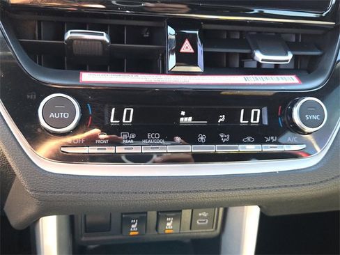 Used 2024 Toyota Corolla Cross XSE image 23