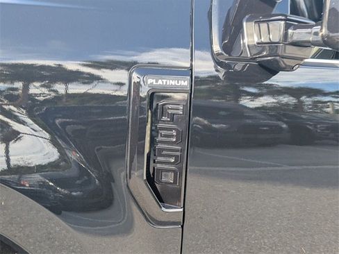 Used 2020 Ford F350 Platinum w/ FX4 Off-Road Package image 5