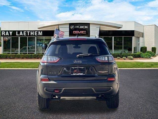 Used 2020 Jeep Cherokee Trailhawk w/ Cold Weather Group AWD/4WD image 4