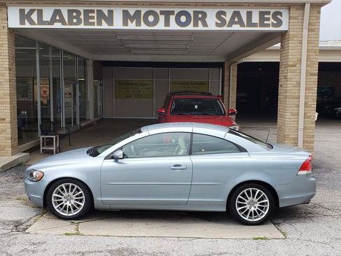 Used 2007 Volvo C70 T5 FWD image 2