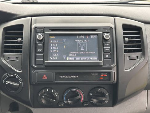 Used 2015 Toyota Tacoma 4x4 Access Cab w/ Convenience Package image 31