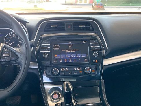 Used 2022 Nissan Maxima SV w/ Floor Mat Group FWD image 6