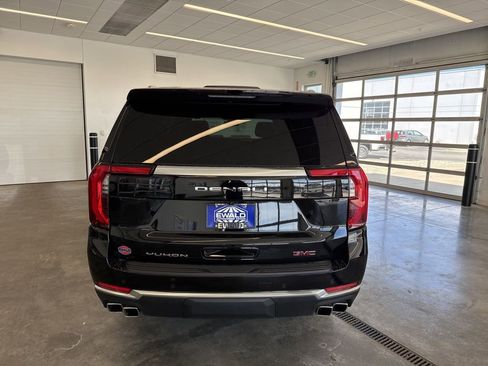 Used 2025 GMC Yukon XL Denali w/ Sun & Power Step Package image 4