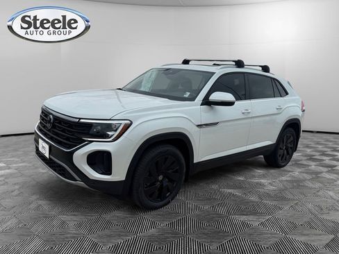 New 2026 Volkswagen Atlas Cross Sport SE FWD image 1