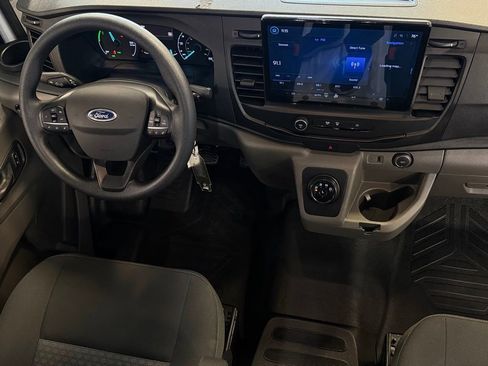 Used 2023 Ford E-Transit Medium Roof image 14