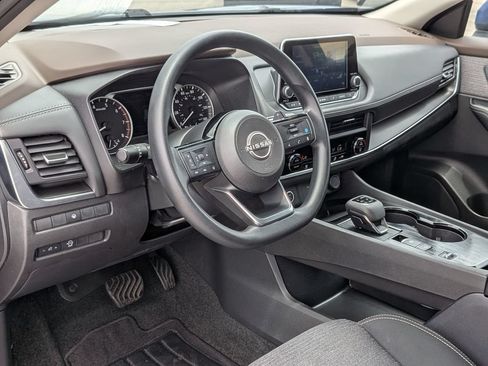 Used 2023 Nissan Rogue SV FWD image 33