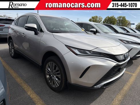 Used 2023 Toyota Venza XLE AWD/4WD image 1