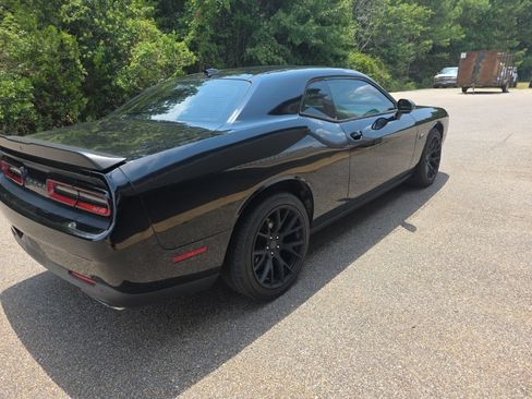 Used 2018 Dodge Challenger R/T w/ Driver Convenience Group RWD image 5