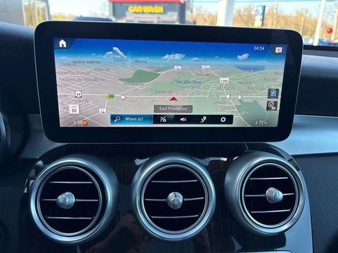 Used 2021 Mercedes-Benz GLC 300 4MATIC image 23
