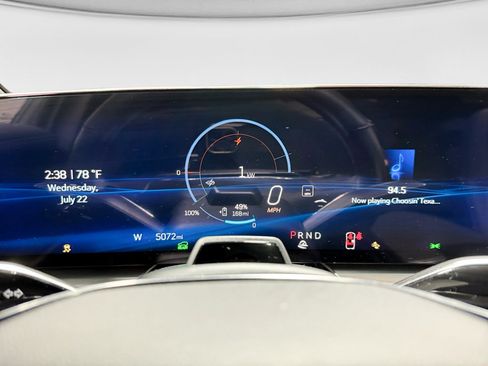 Used 2025 Cadillac Lyriq Luxury AWD/4WD image 9