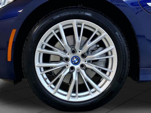 Used 2023 BMW 330e xDrive w/ Premium Package AWD/4WD image 10