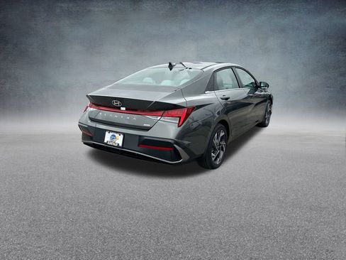 New 2025 Hyundai Elantra Limited image 31