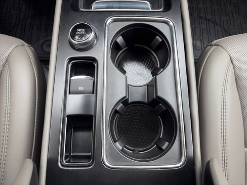 Used 2025 Lincoln Corsair AWD w/ Equipment Group 101A image 19