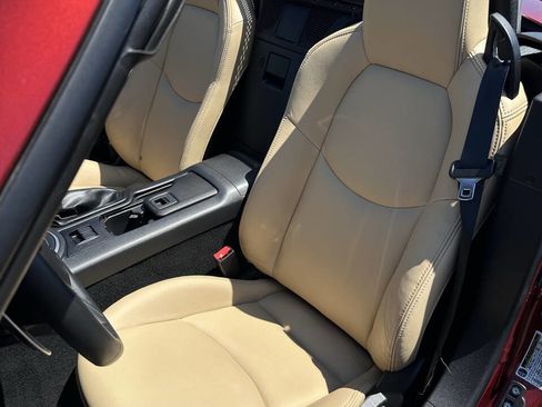 Used 2010 MAZDA MX-5 Miata Grand Touring w/ Premium Pkg RWD image 15