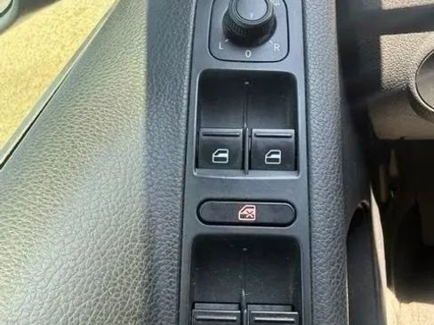 Used 2018 Volkswagen Tiguan Limited w/ Premium Package FWD image 16