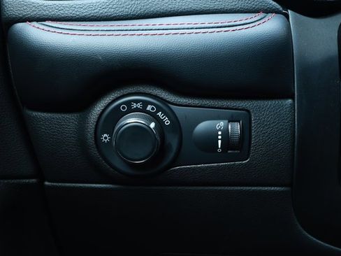 Used 2024 Dodge Durango GT RWD image 15
