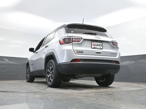 Used 2025 Jeep Compass Limited AWD/4WD image 51