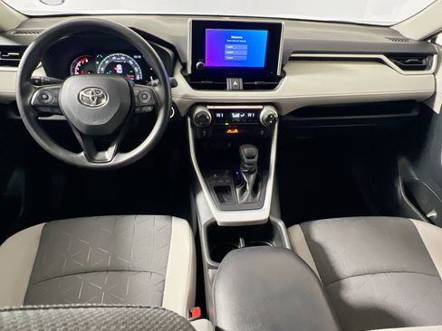 Used 2025 Toyota RAV4 XLE image 30