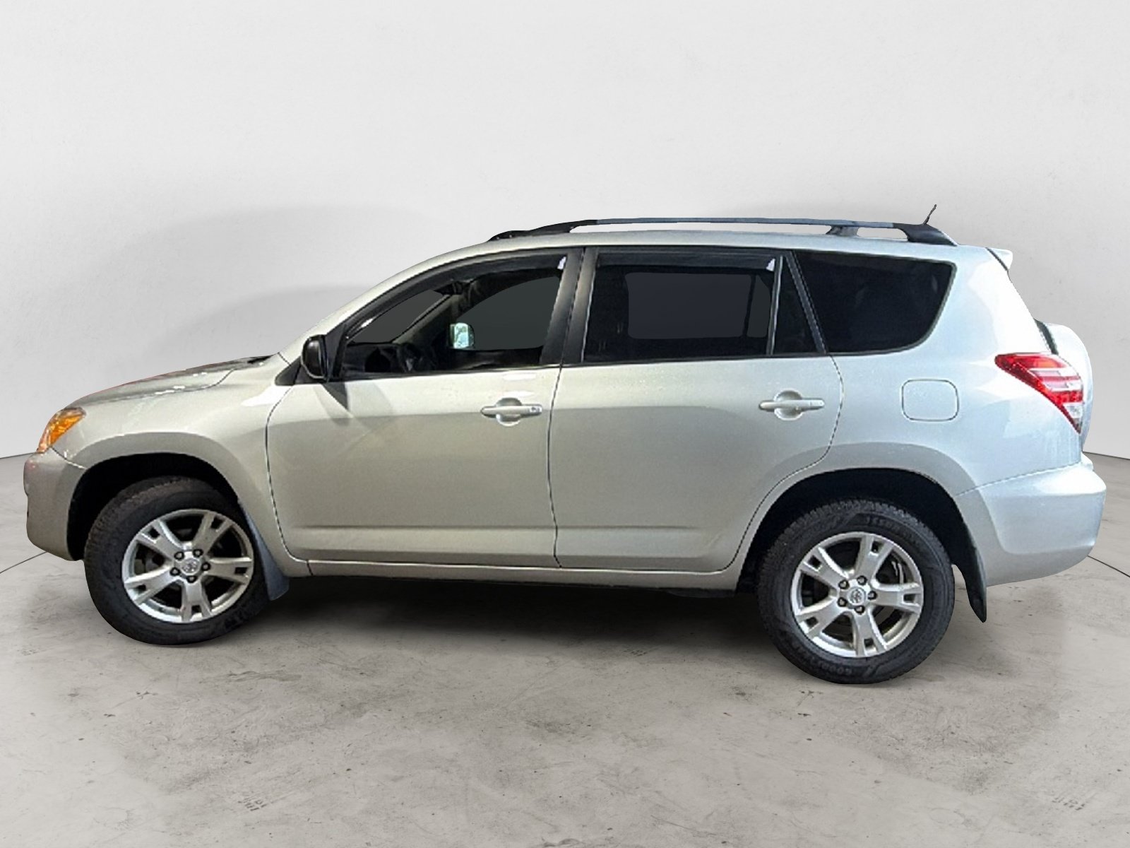 Used 2011 Toyota RAV4 4WD w/ Upgrade Value Pkg image 3