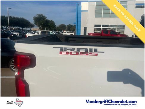Used 2021 Chevrolet Silverado 1500 LT Trail Boss w/ LPO, Dark Essentials Package AWD/4WD image 10