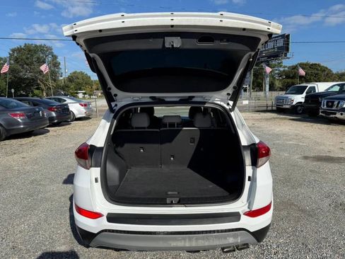 Used 2017 Hyundai Tucson Sport image 9