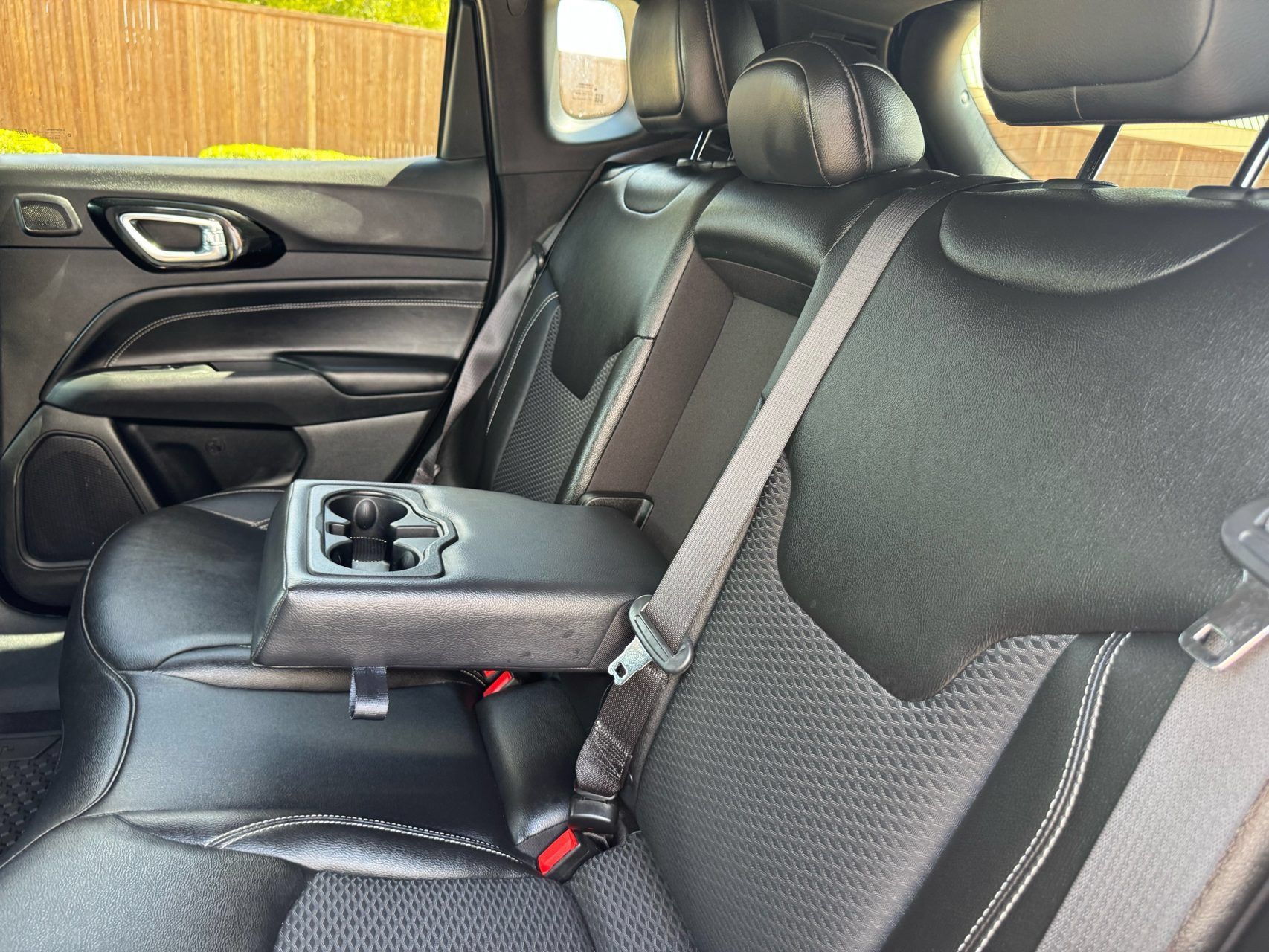 Used 2024 Jeep Compass Latitude w/ Sun and Sound Group AWD/4WD image 30