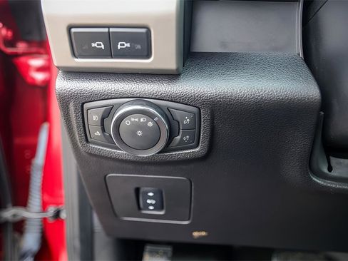 Used 2016 Ford F150 Lariat w/ Equipment Group 502A Luxury image 17