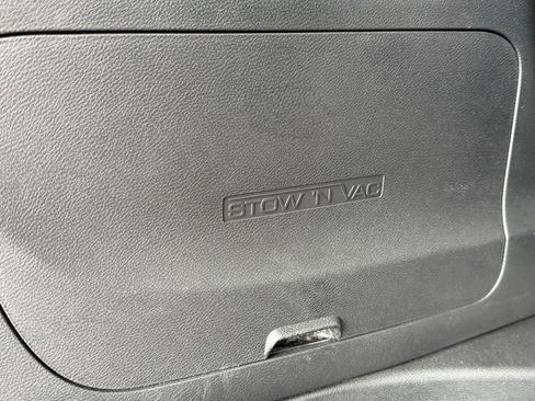 Used 2017 Chrysler Pacifica Limited image 33